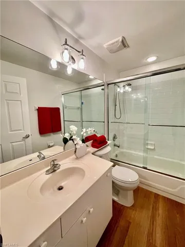 685 Windsor Sq 101, Naples, Florida 34104