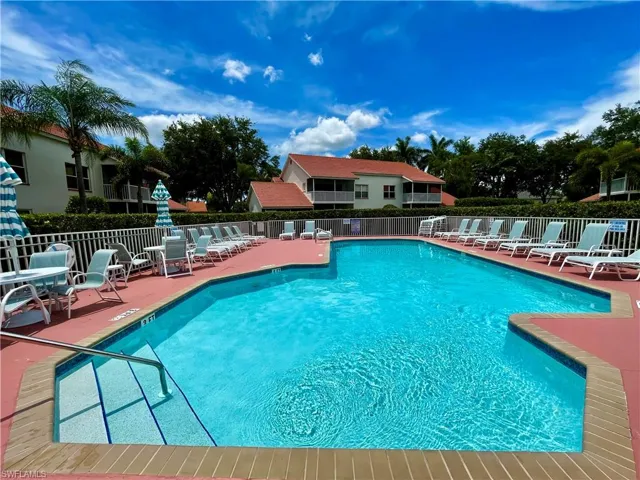 685 Windsor Sq 101, Naples, Florida 34104