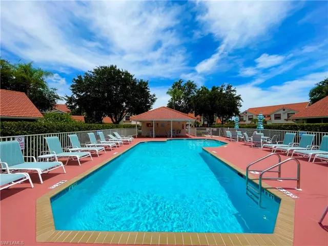 685 Windsor Sq 101, Naples, Florida 34104