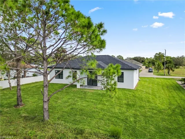 1107  Lee  AVE, Lehigh Acres, FL 33972
