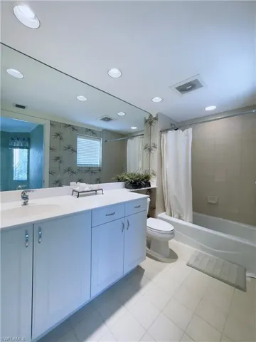1060  Borghese  LN, Naples, FL 34114