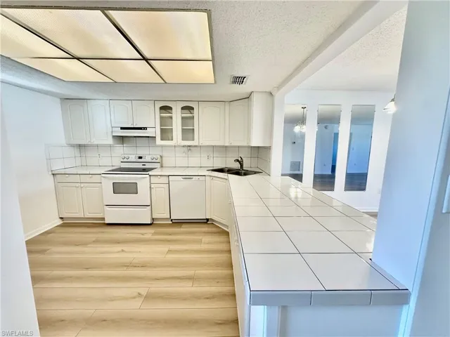 9395  Pennsylvania  AVE, Bonita Springs, FL 34135