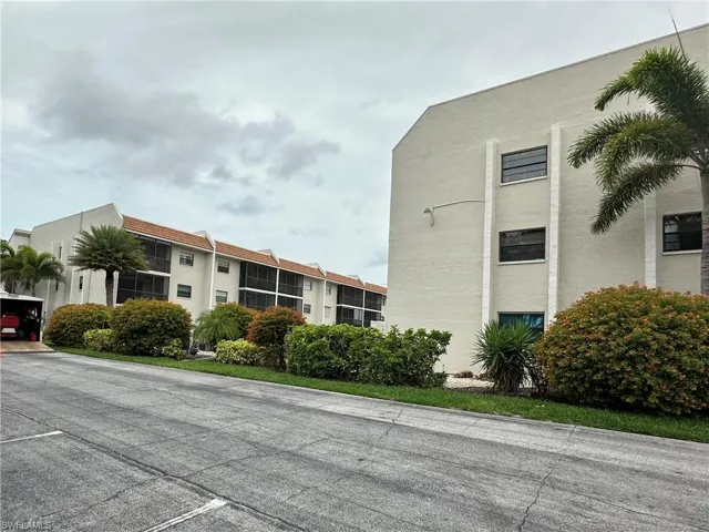 9395  Pennsylvania  AVE, Bonita Springs, FL 34135