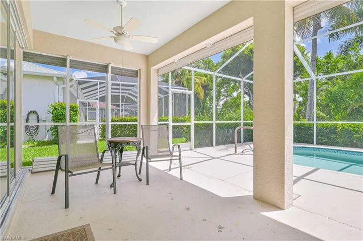 Sunroom with ceiling fan