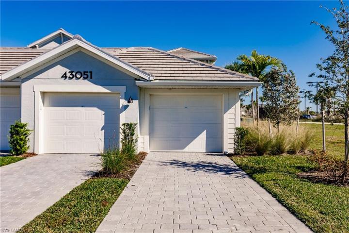 One car garage with keyless entry and side door for convenience