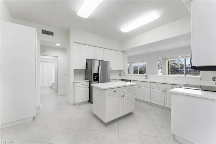 558  Vintage Reserve  LN, Naples, FL 34119