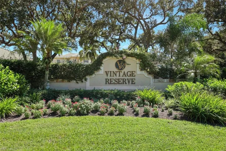 558  Vintage Reserve  LN, Naples, FL 34119