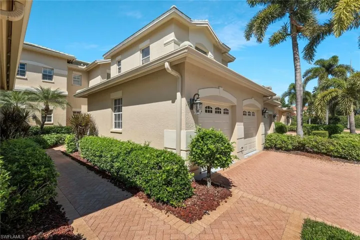 558  Vintage Reserve  LN, Naples, FL 34119