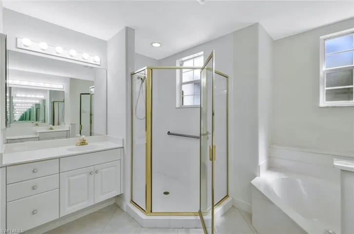 558  Vintage Reserve  LN, Naples, FL 34119