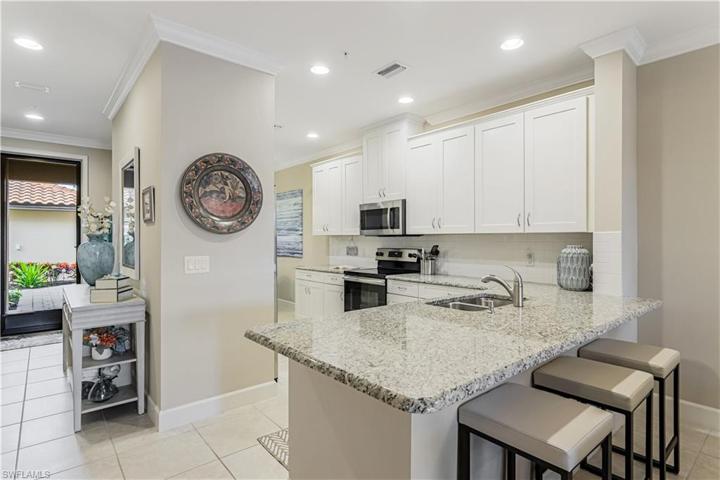 9420 Benvenuto CT # 102, NAPLES FL 34119