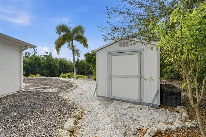 1806 Ibis Ln E, Sanibel, Florida 33957
