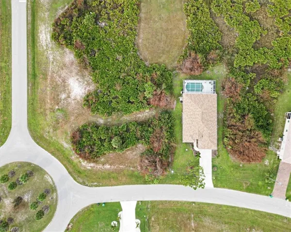 Birds eye view of property