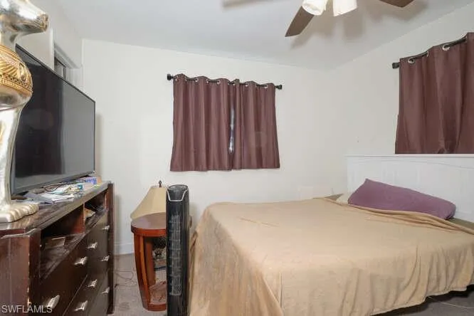 Bedroom with ceiling fan