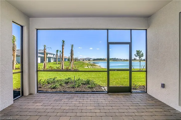 Enjoy indoor/outdoor living with screened lanai.