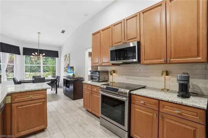 9954 Colonial Walk N, Estero, Florida 33928