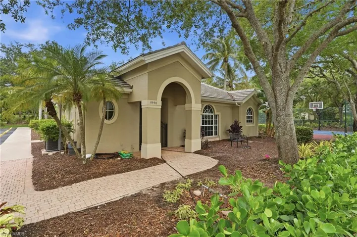 9954 Colonial Walk N, Estero, Florida 33928