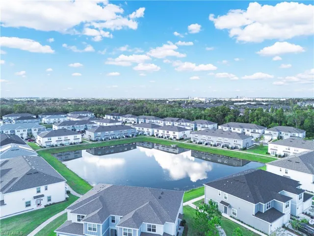 This property offers easy access to Disney parks, Universal Orlando, and Orlando International Airport, all within a short drive