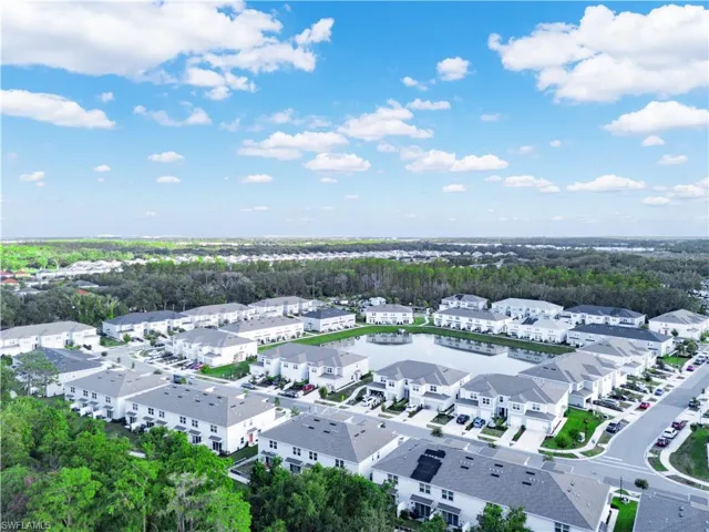 Conveniently located just 5 miles from major shopping, dining, and entertainment - including The Loop, Lake Tohopekaliga, and historic downtown Kissimmee