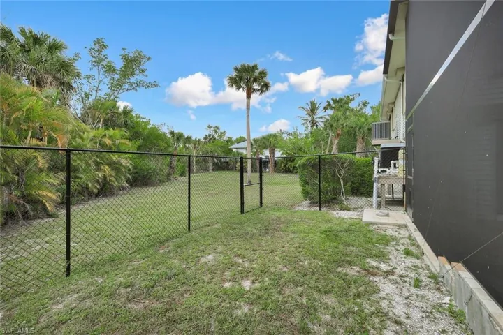 2130 Sunset Cir, Sanibel, Florida 33957