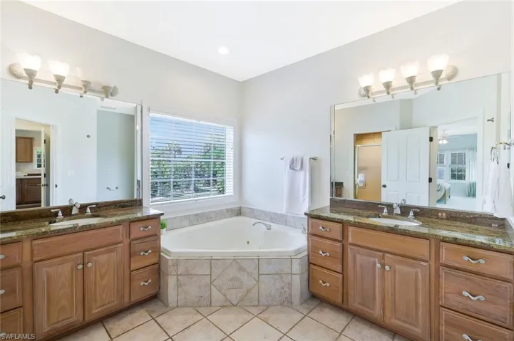 2130 Sunset Cir, Sanibel, Florida 33957