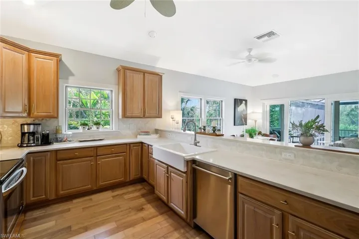2130 Sunset Cir, Sanibel, Florida 33957