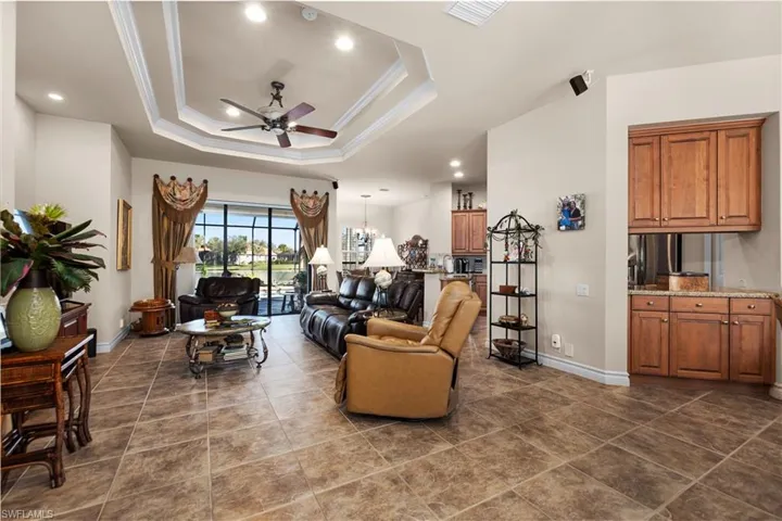 OPEN FLOOR PLAN