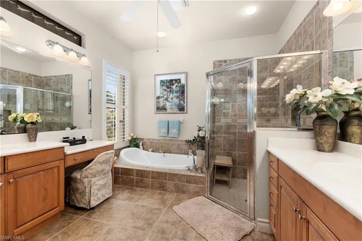 SOAK TUB AND SEPARATE SHOWER
