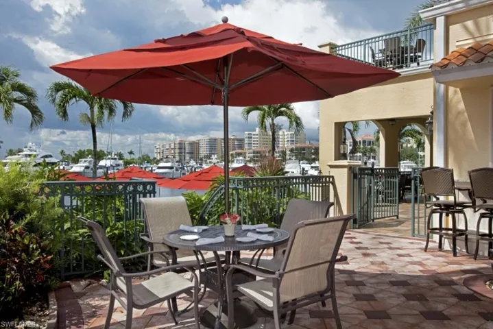 WATERSIDE GRILLEYou may choose to dine in our very casual Waterside Grille, an open-air, poolside restaurant, for tantalizing breakfast, lunch or dinner options.