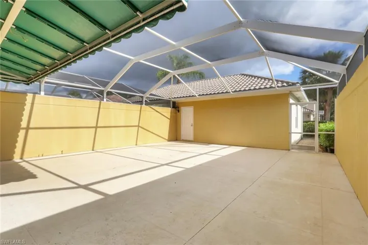 6284  Towncenter  CIR, Naples, FL 34119