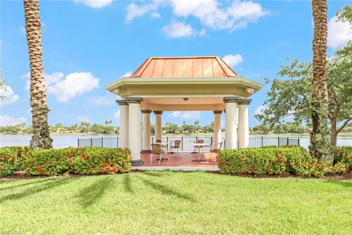 6284  Towncenter  CIR, Naples, FL 34119