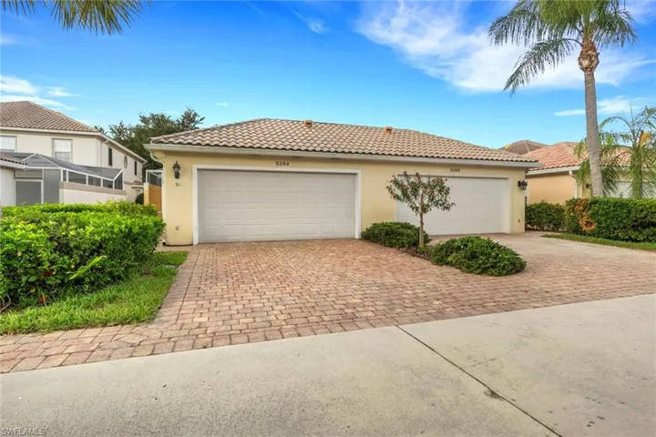 6284  Towncenter  CIR, Naples, FL 34119