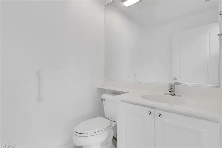 6284 Towncenter Cir, Naples, Florida 34119