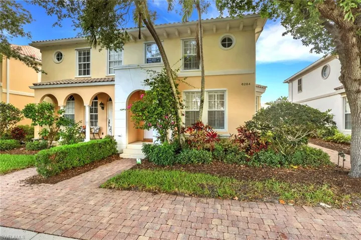 6284 Towncenter Cir, Naples, Florida 34119