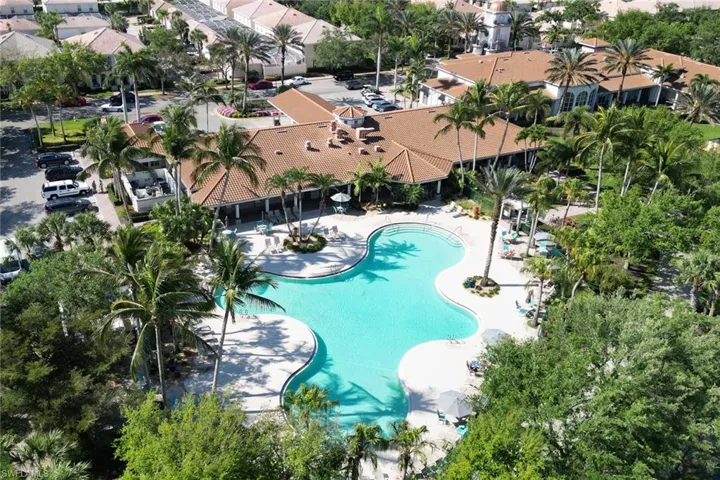 6284  Towncenter  CIR, Naples, FL 34119