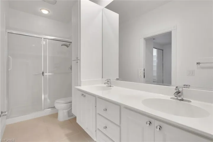 6284  Towncenter  CIR, Naples, FL 34119