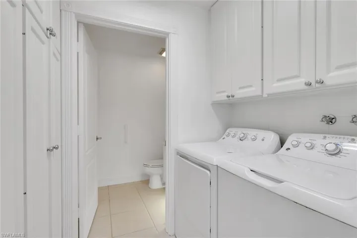 6284  Towncenter  CIR, Naples, FL 34119