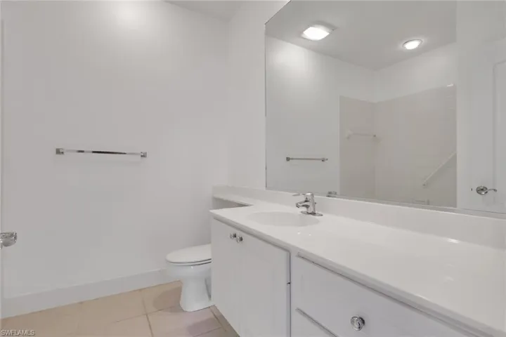 6284  Towncenter  CIR, Naples, FL 34119
