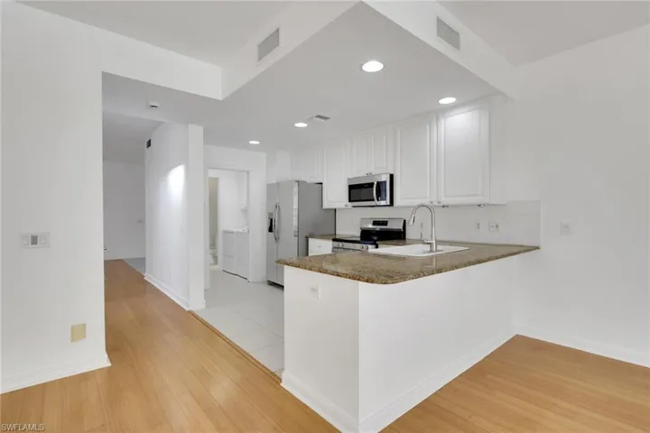 6284  Towncenter  CIR, Naples, FL 34119