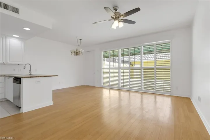 6284 Towncenter Cir, Naples, Florida 34119