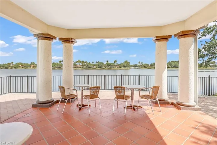 6284  Towncenter  CIR, Naples, FL 34119