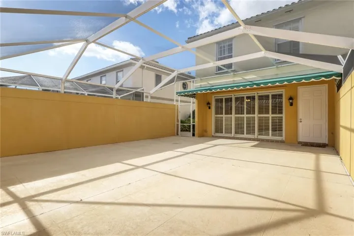 6284  Towncenter  CIR, Naples, FL 34119
