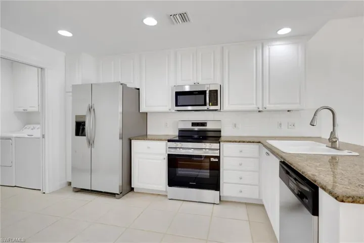 6284 Towncenter Cir, Naples, Florida 34119