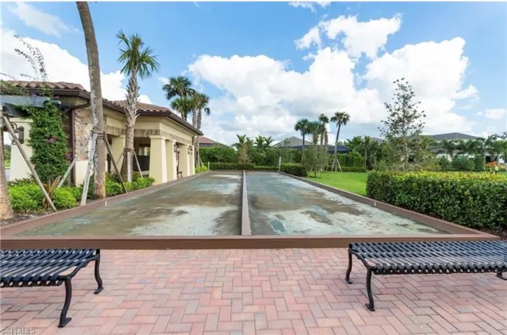 9251  Woodhurst  DR, Naples, FL 34120