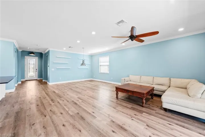 9251  Woodhurst  DR, Naples, FL 34120