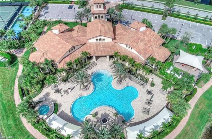 9251  Woodhurst  DR, Naples, FL 34120