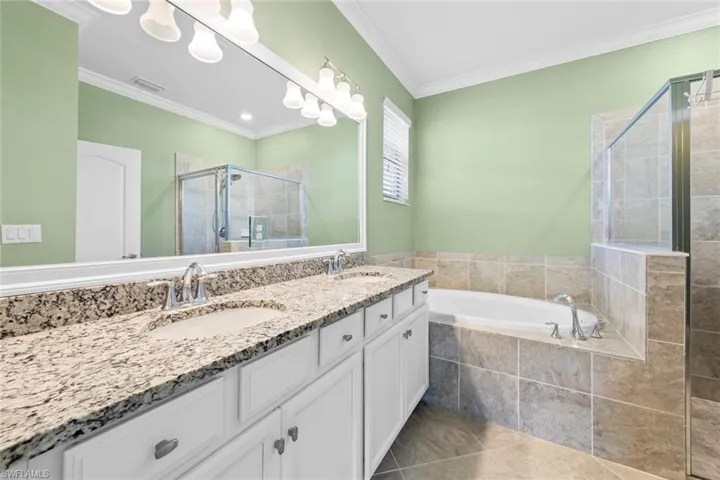 9251  Woodhurst  DR, Naples, FL 34120