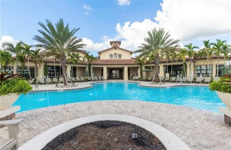9251  Woodhurst  DR, Naples, FL 34120