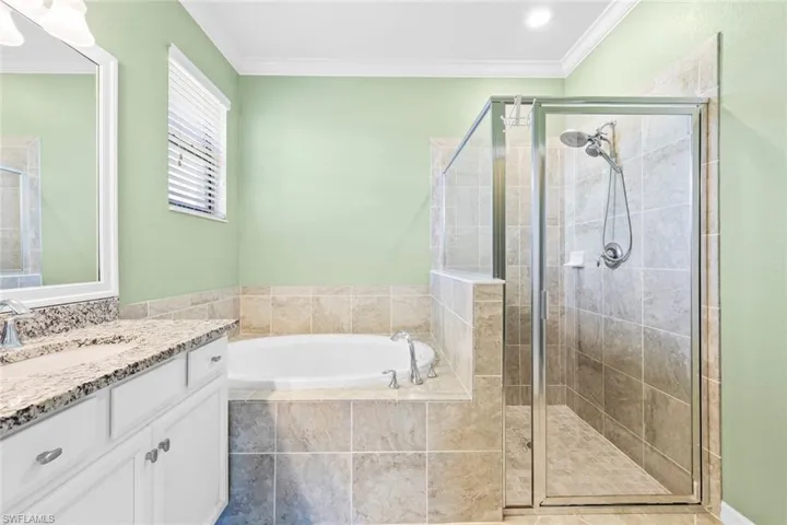 9251  Woodhurst  DR, Naples, FL 34120