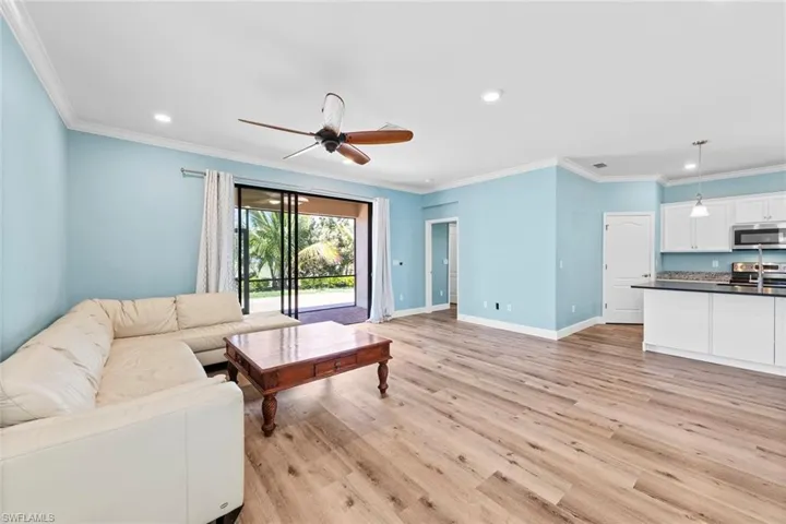 9251  Woodhurst  DR, Naples, FL 34120
