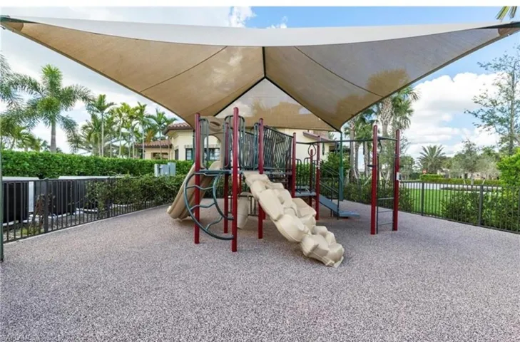 9251  Woodhurst  DR, Naples, FL 34120